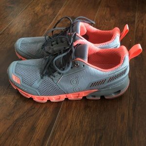 Women’s On Cloudflyer Tennis Shoe